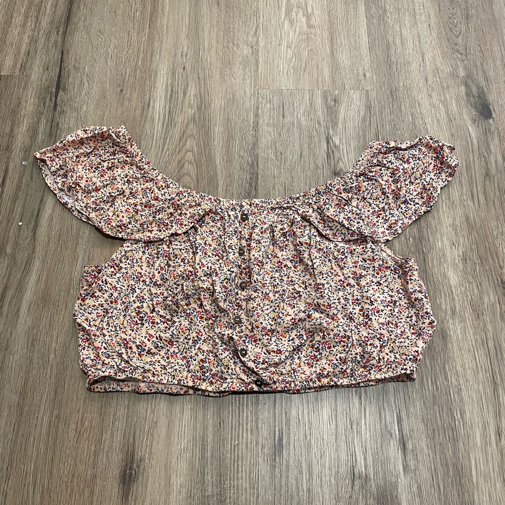 Xhilaration Crop Top (XL) 100% Rayon.
